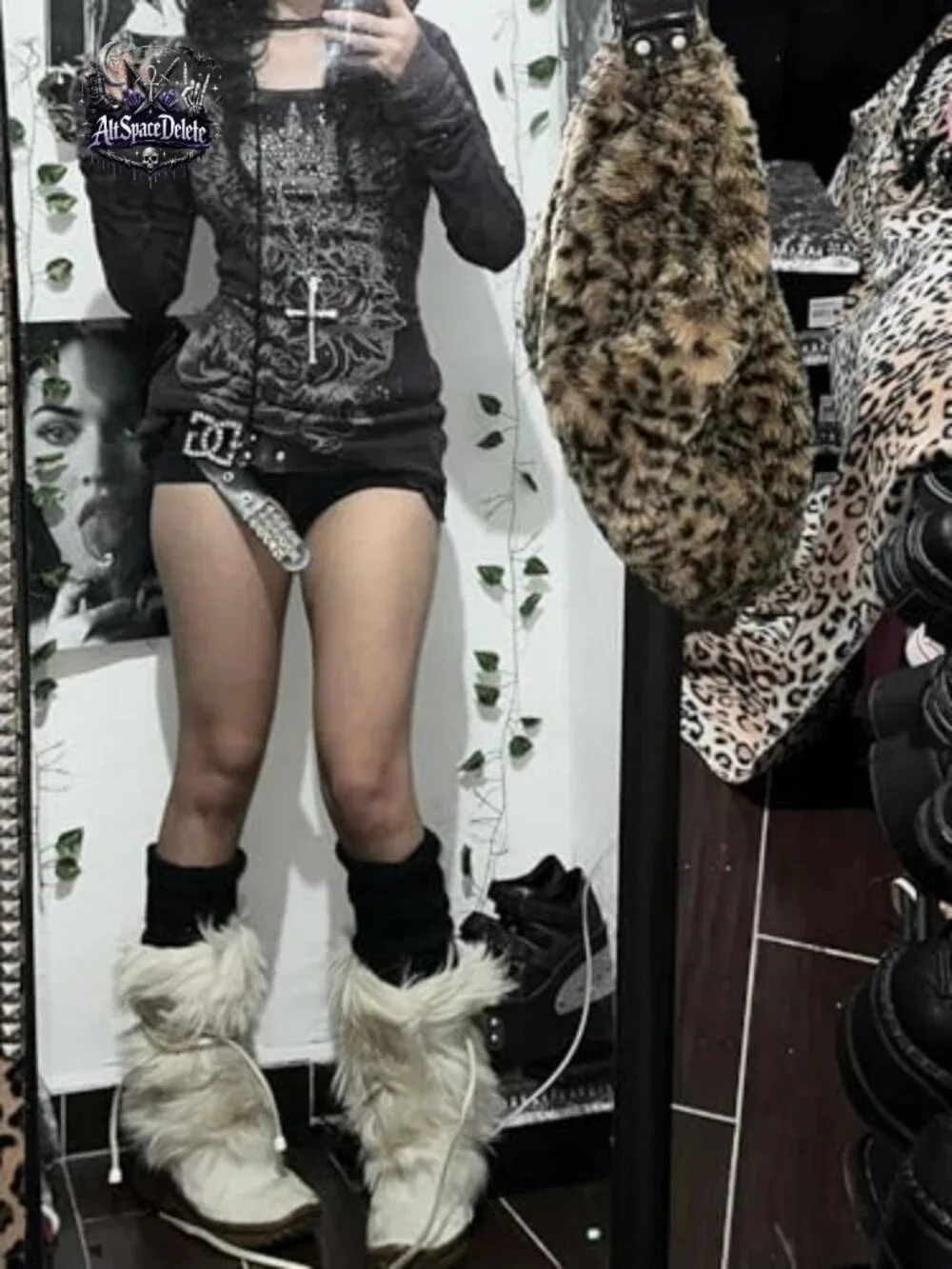 Vintage Y2K Graphic Sweatshirt Slim Fit Crop Top Long Sleeve Streetwear - Picture 3 of 6